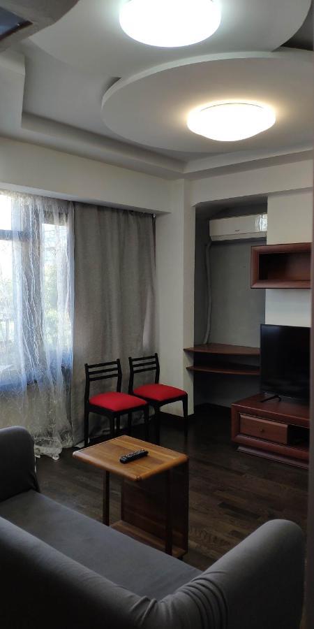 Apartment On Nazarbayeva 77 Ałma Ata Zewnętrze zdjęcie