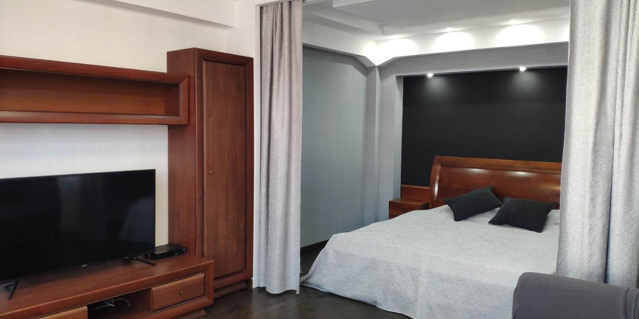 Apartment On Nazarbayeva 77 Ałma Ata Zewnętrze zdjęcie
