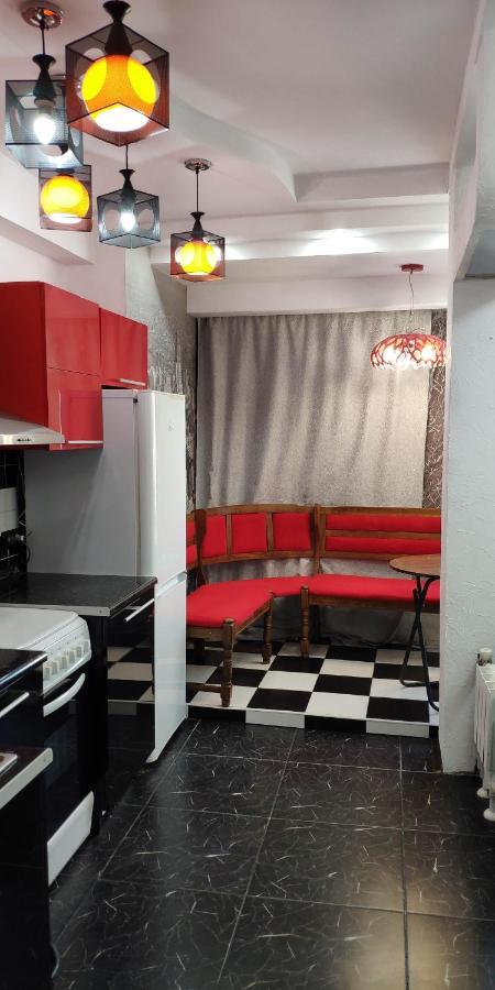 Apartment On Nazarbayeva 77 Ałma Ata Zewnętrze zdjęcie